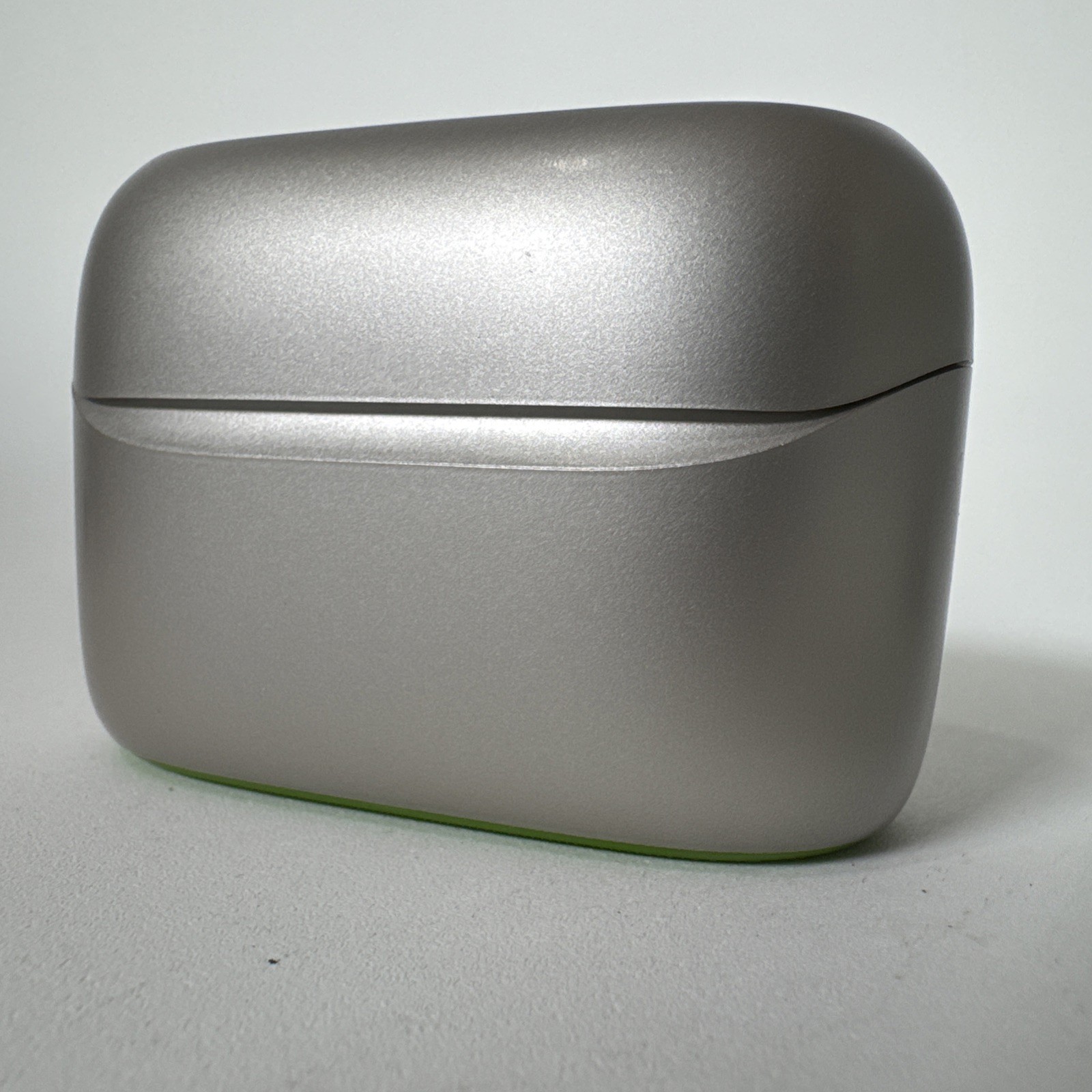 Phonak Charger Case RIC I – Compatible with Audéo R Hearing Aids – Excellent!