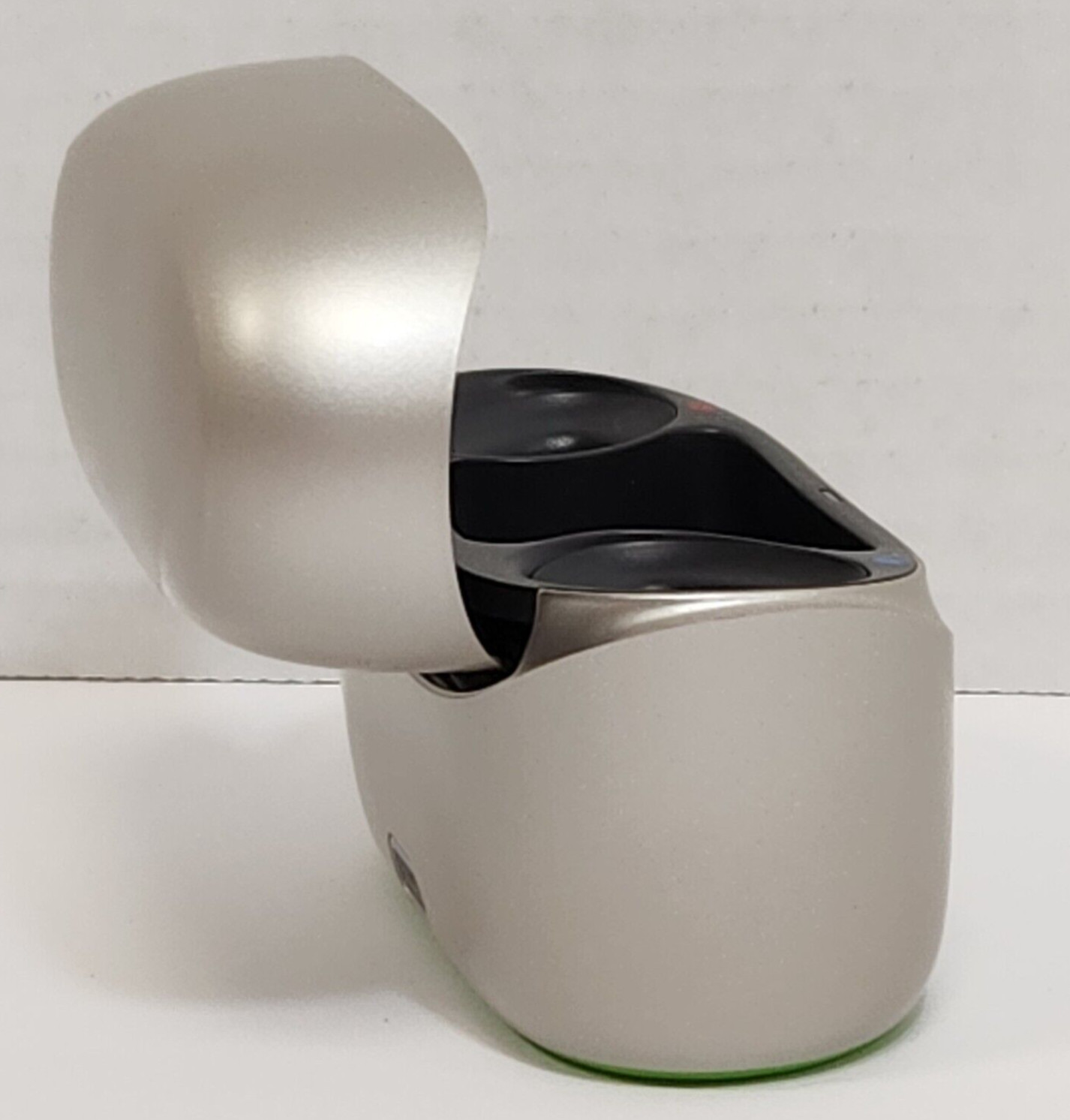 Phonak ChargerGo RIC Infinio. With Power Cord & Wall Adaptor