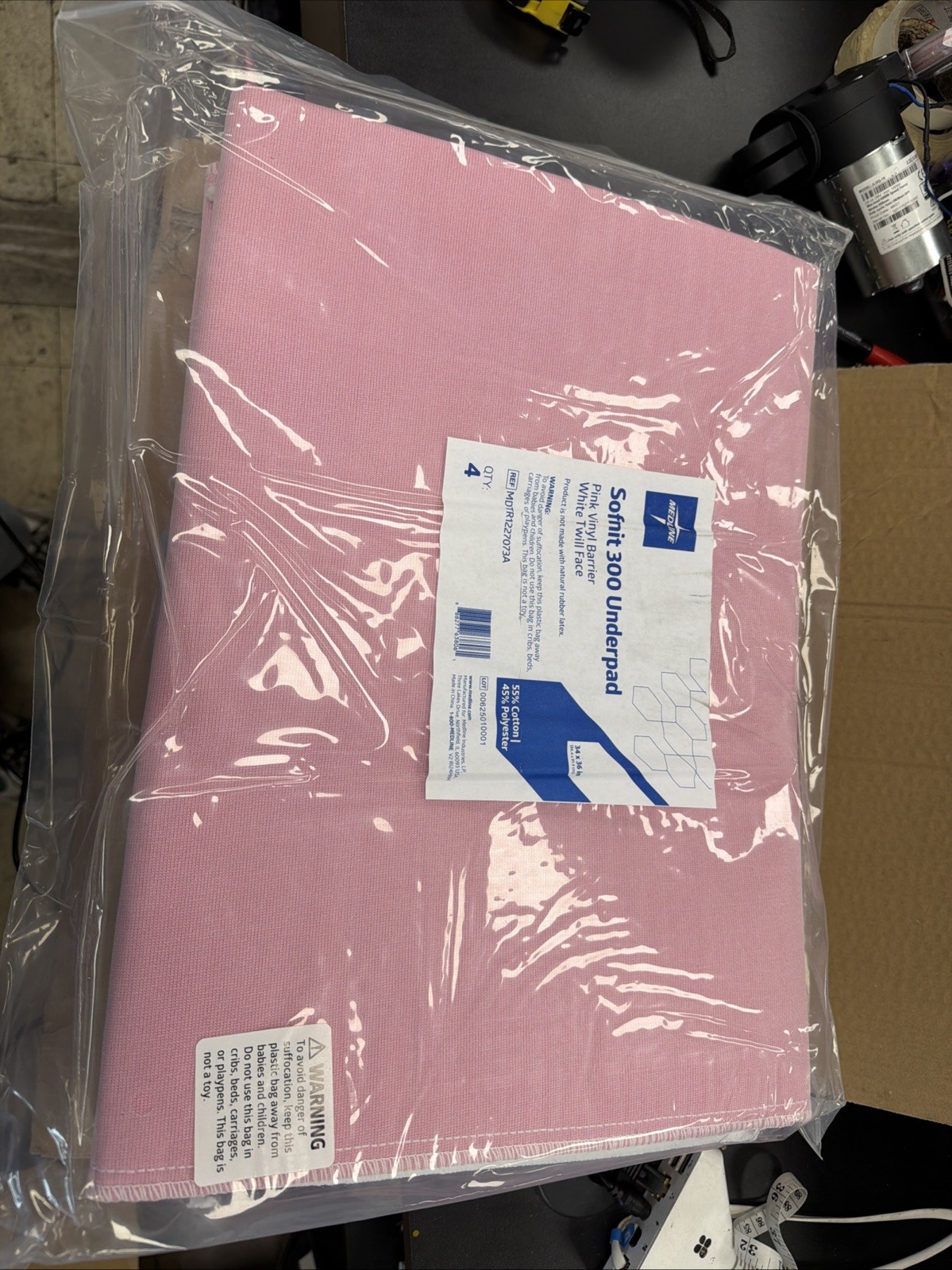 I-1.Medline MDTR1227073AZ Sofnit 300 Washable Underpads 34×36 in 4 Pieces – Pink