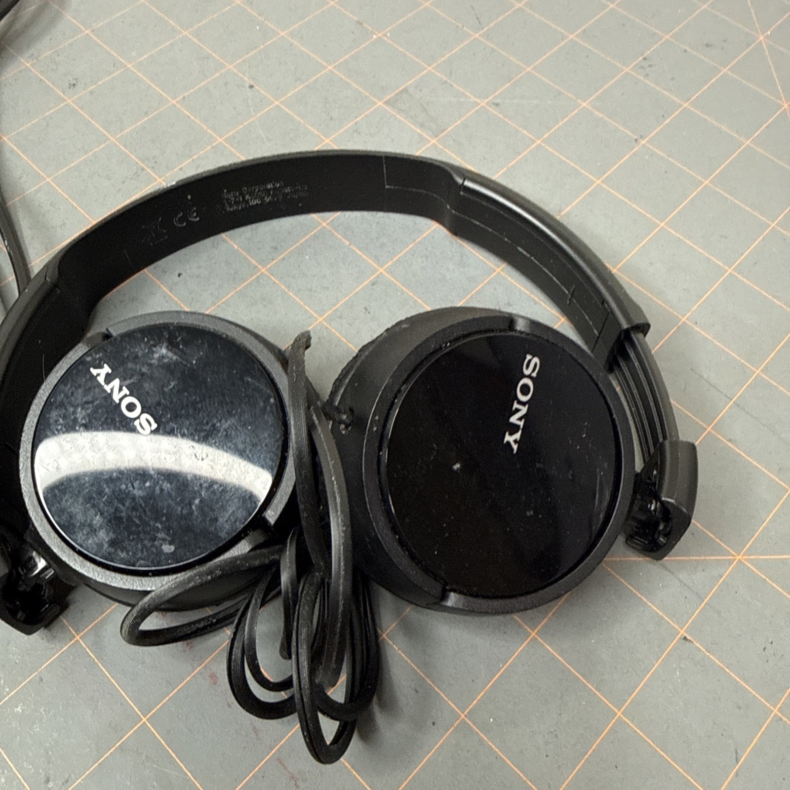 Williams Sound PKT D1 Pocketalker w/ Sony Headphones & 12′ extension jack