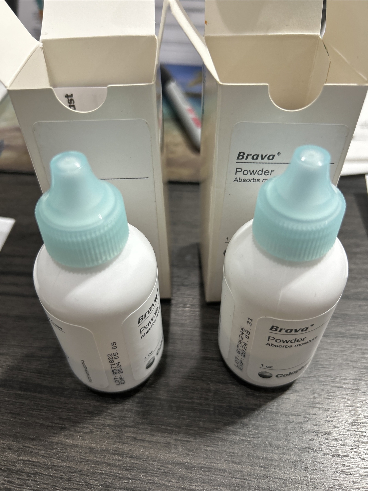 (2) Coloplast 19075 Brava Ostomy Powder 1 oz Puffer Bottle Exp 2024 Fresh