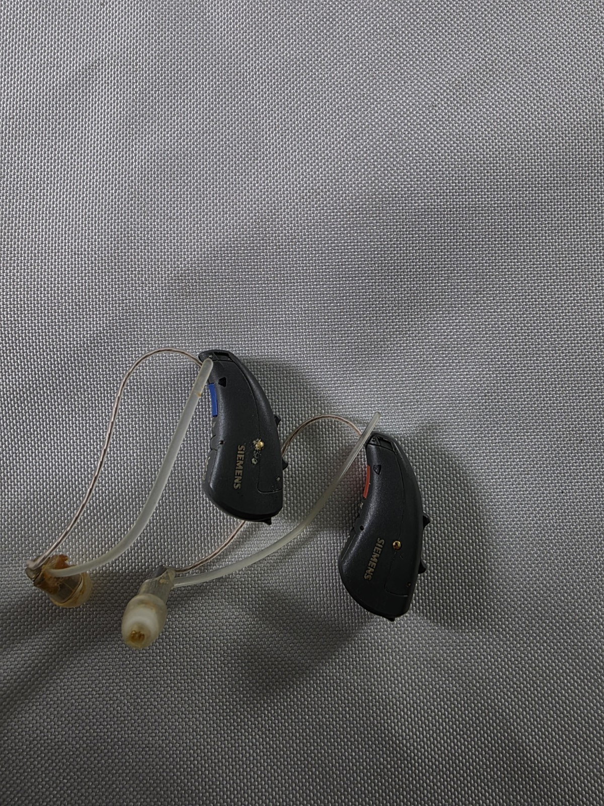 Siemens Pure 0123 Hearing Aids in Hard Case