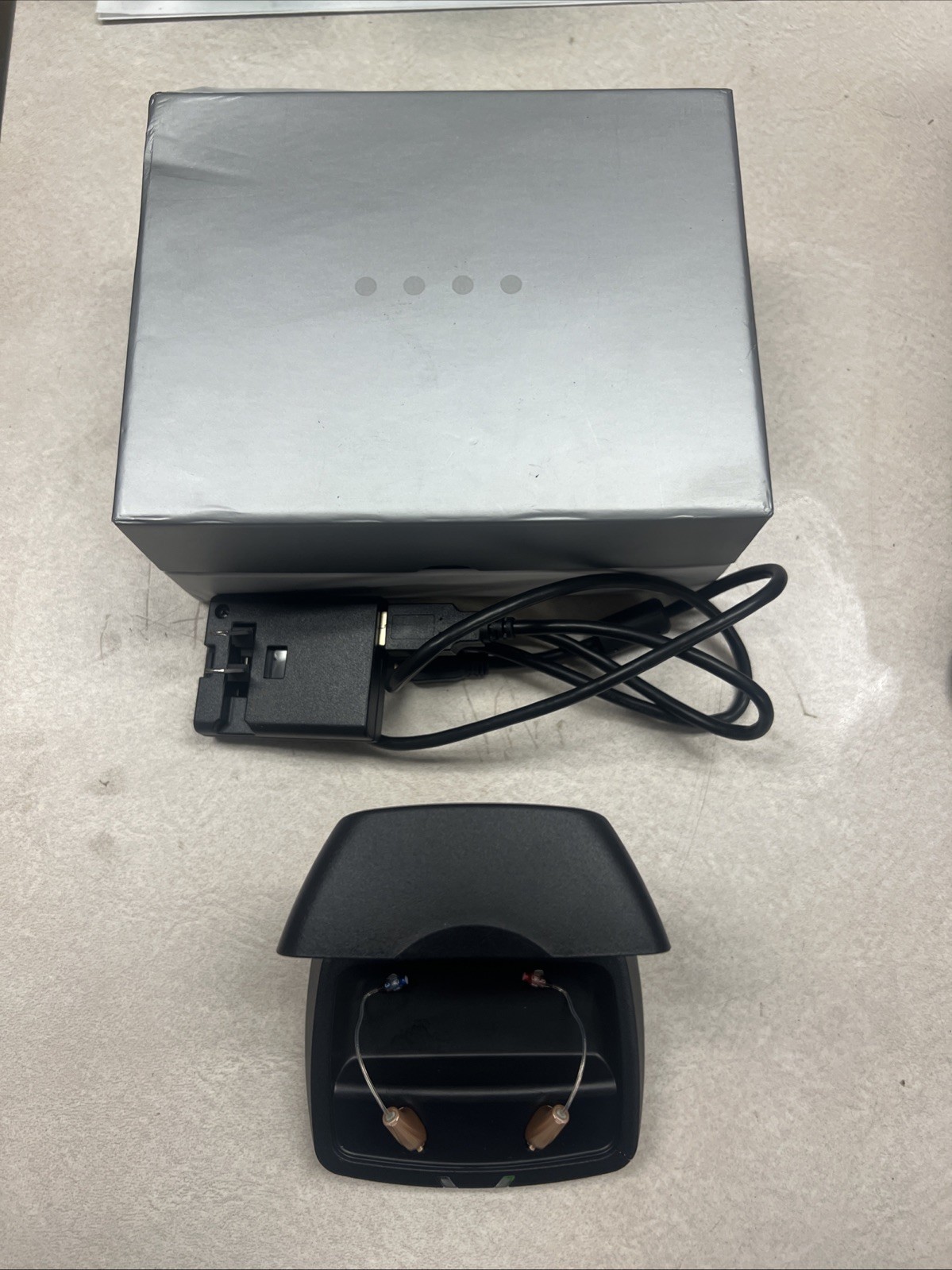 Starkey Muse IQ 1000 RIC R Rechargeable Hearing Aids with Charger AS IS Read Des