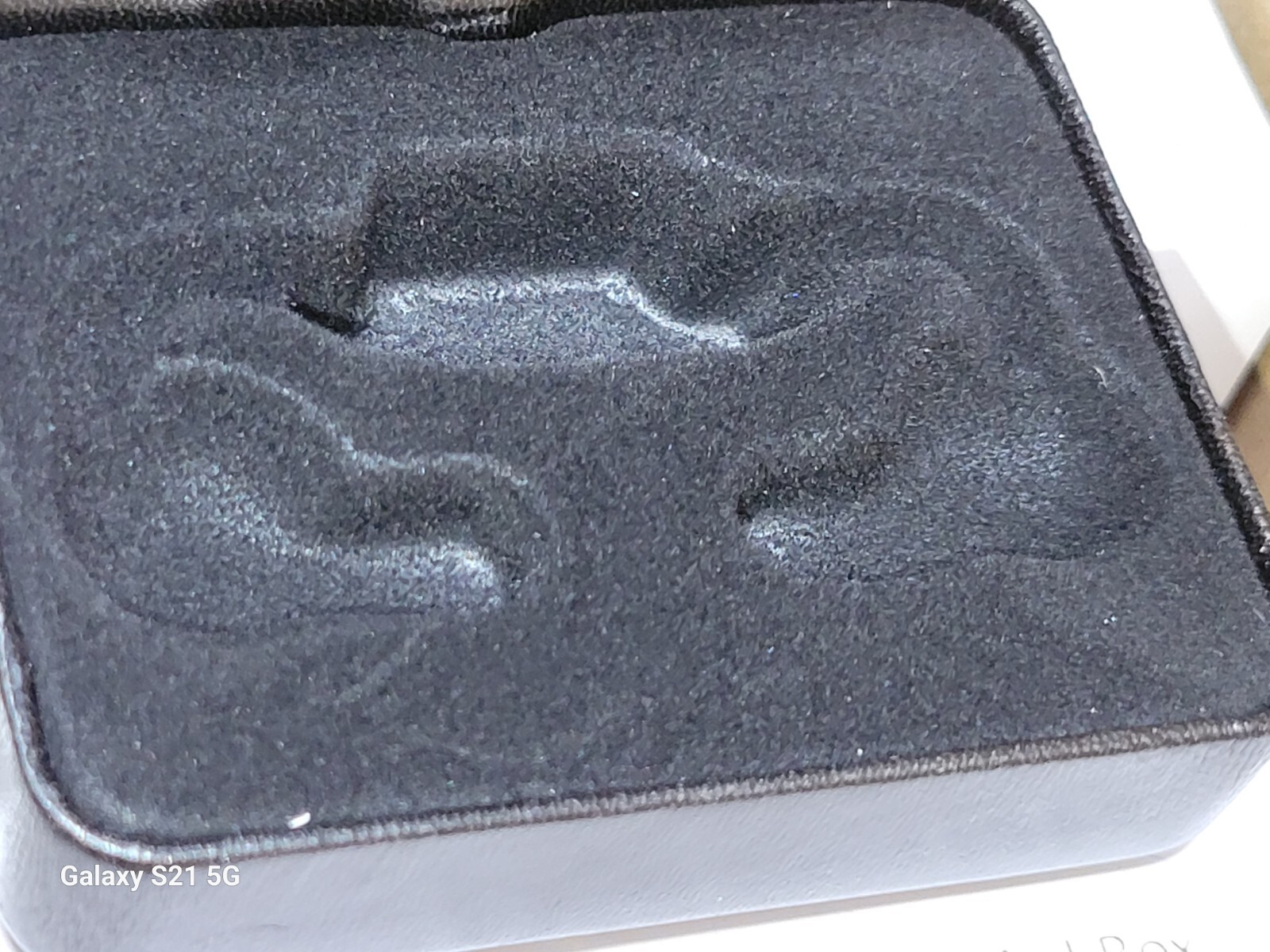 lot of 4 New Eriksson hearing hard aid case- Box