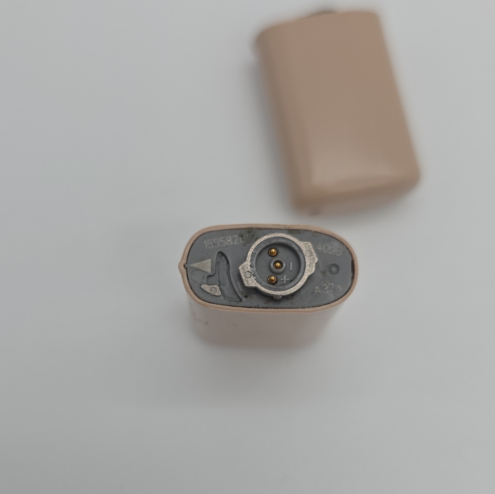 cochlear nucleus 8 hearing aid charger and 2 Rechargeable batteries