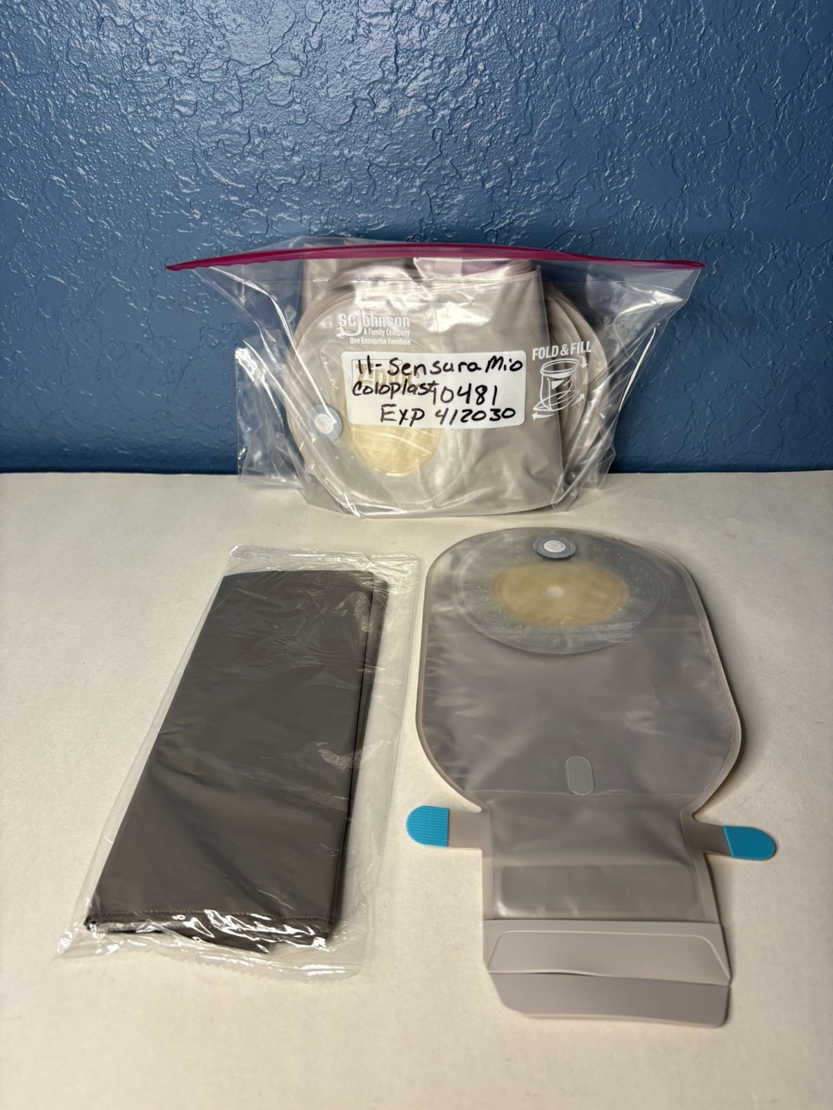 LOT OF 11 SenSura Mio Ostomy Pouch 10481 1 Pc EasiClose Wide Outlet 3/8”-2 1/8”