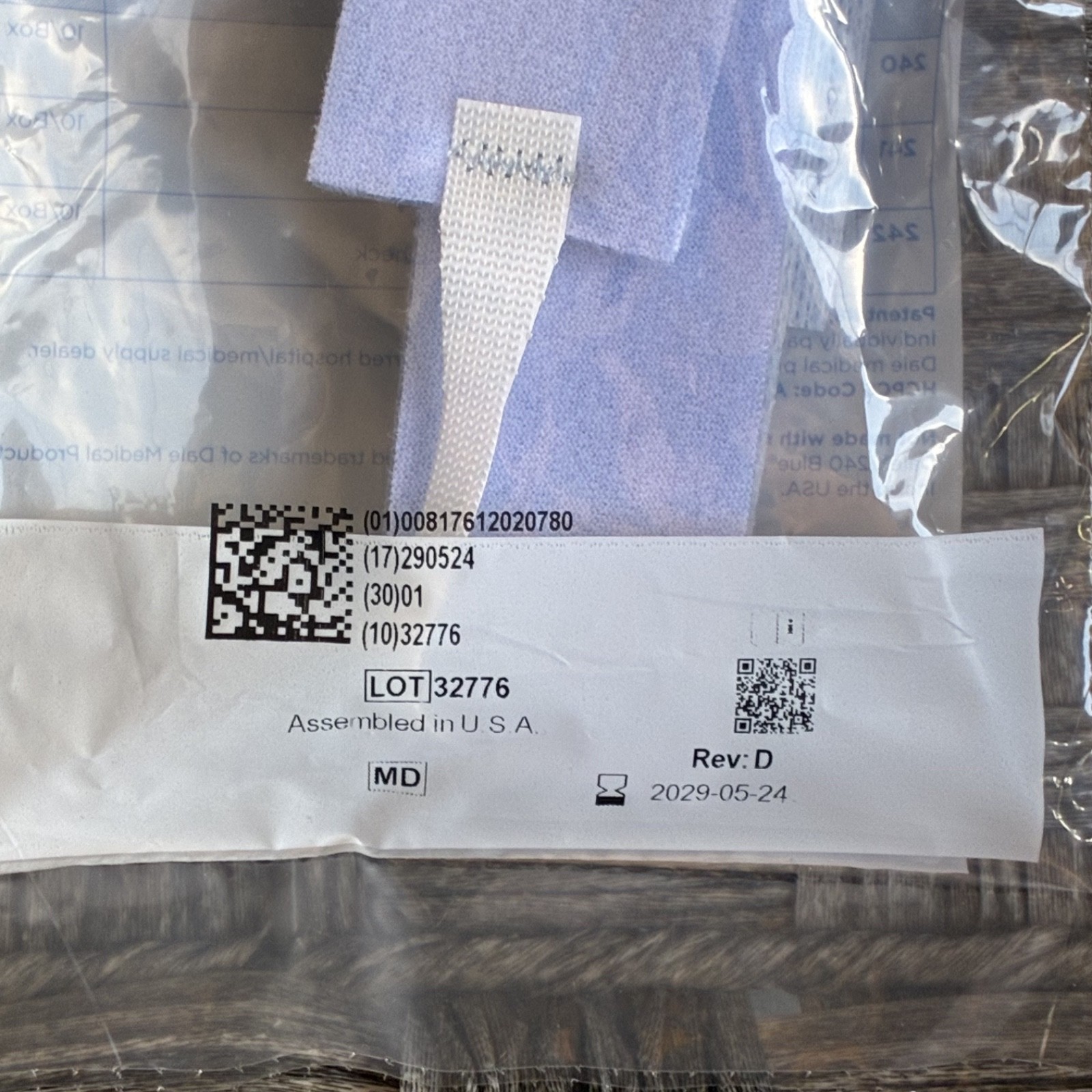DALE 244 BLUE BARIATRIC TRACHEOSTOMY TUBE HOLDER LOT#32776 GTIN #00817612020780