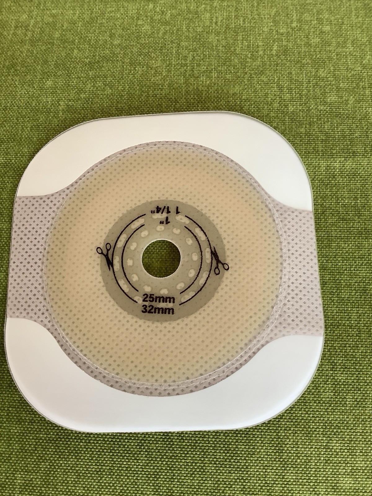 Hollister 11202 Ostomy Barrier New image CeraPlus Exp 2030+ Lot of 8 = 40