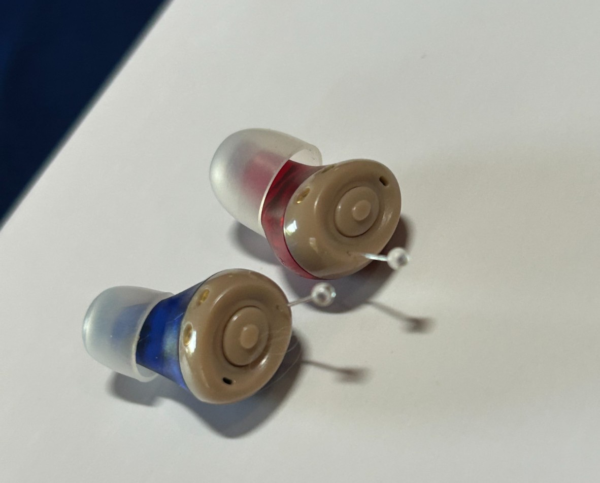 Oricle 2.0 Rechargeable OTC Hearing Aids Pair w/ Charging Case USED Working