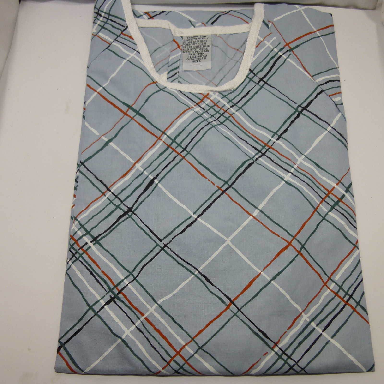 NEW Fashion Seal Healthcare – Hospital Gown Medical Gown – Large 1 size fit most