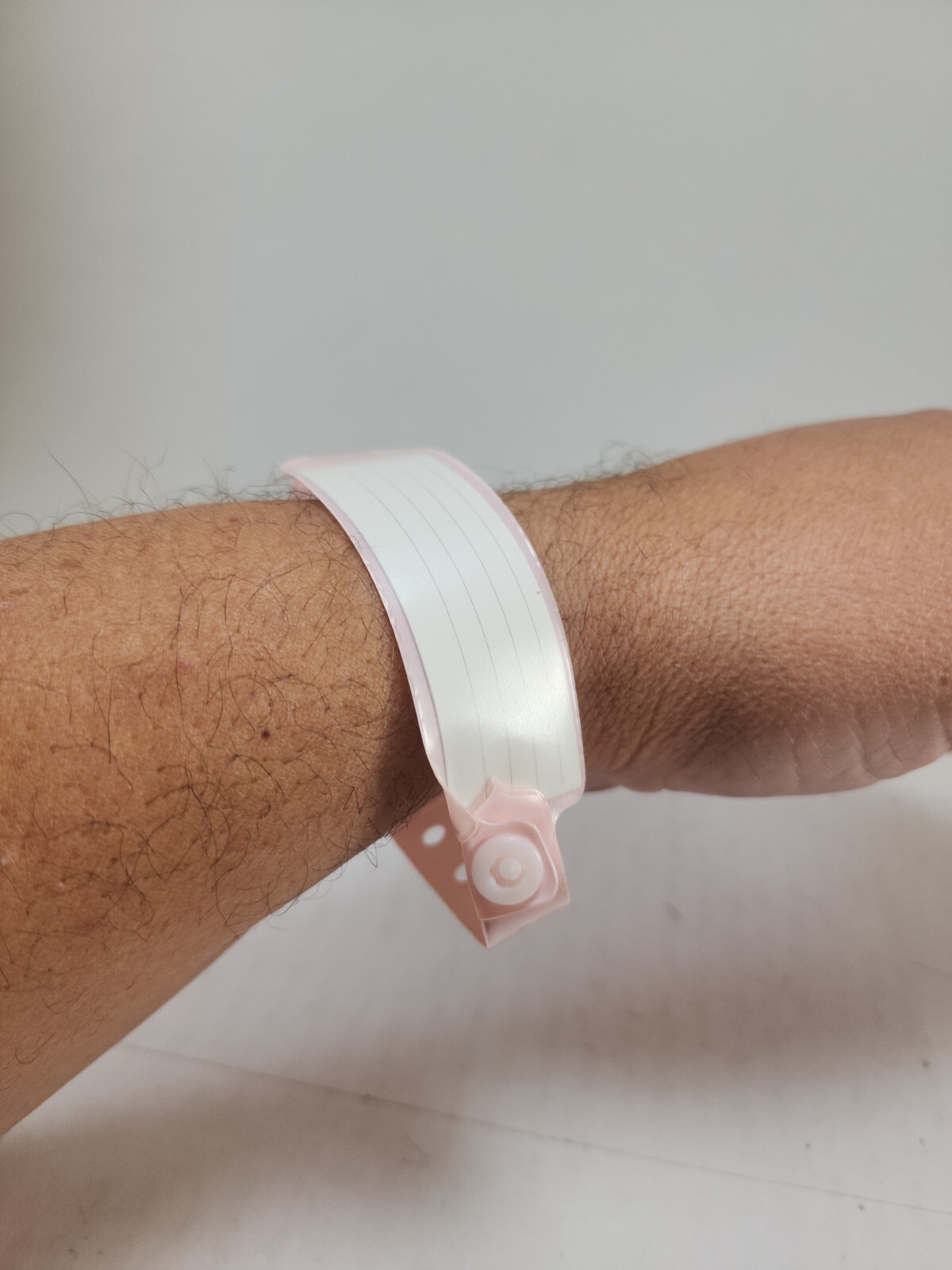 Lot of 100 Adult Plastic Pink Insert I.D. Wristbands – FREE SHIPPING
