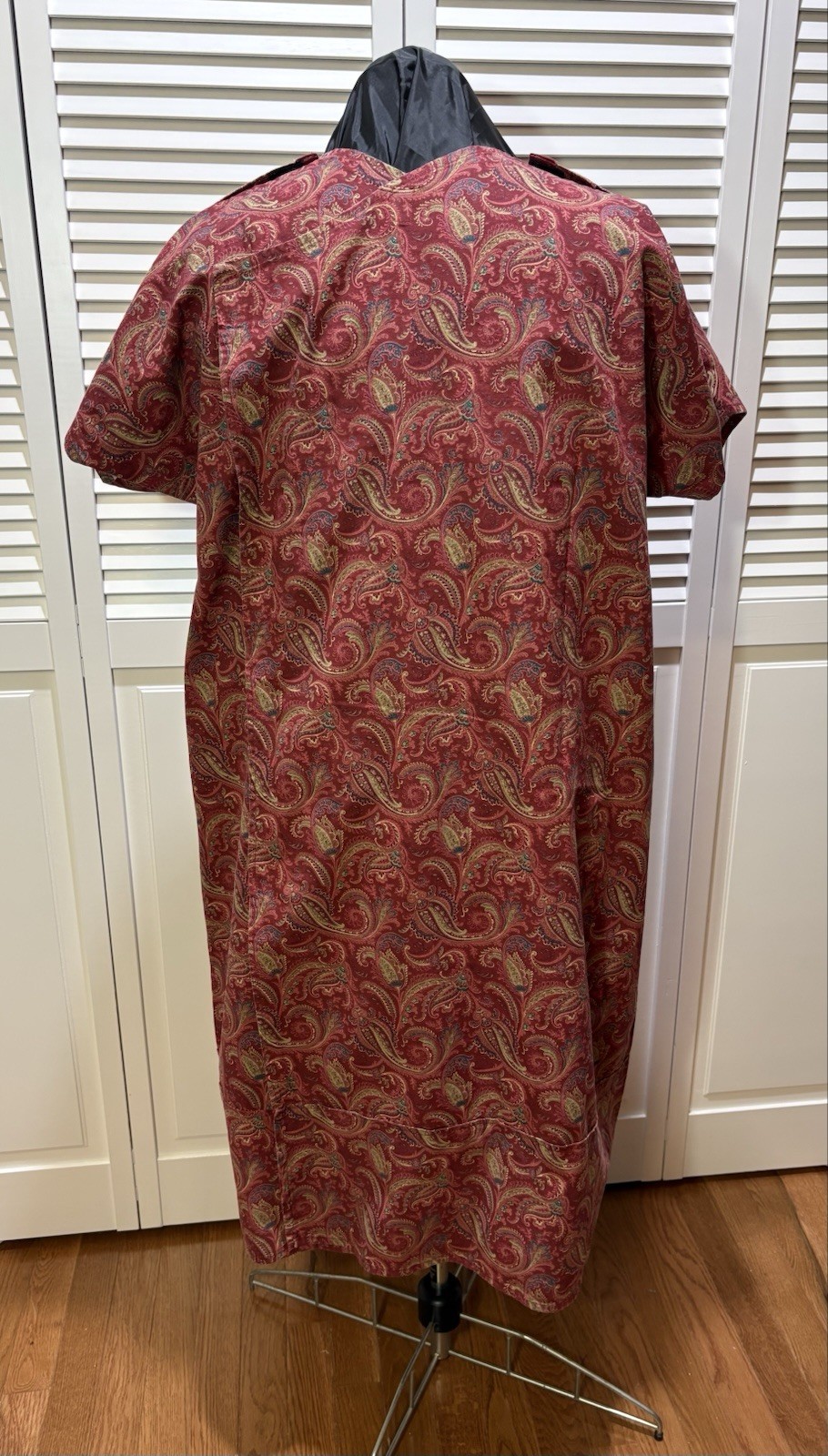 Burgundy Paisley Men’s or Women’s Hospital Gown Short Sleeve, L/XL