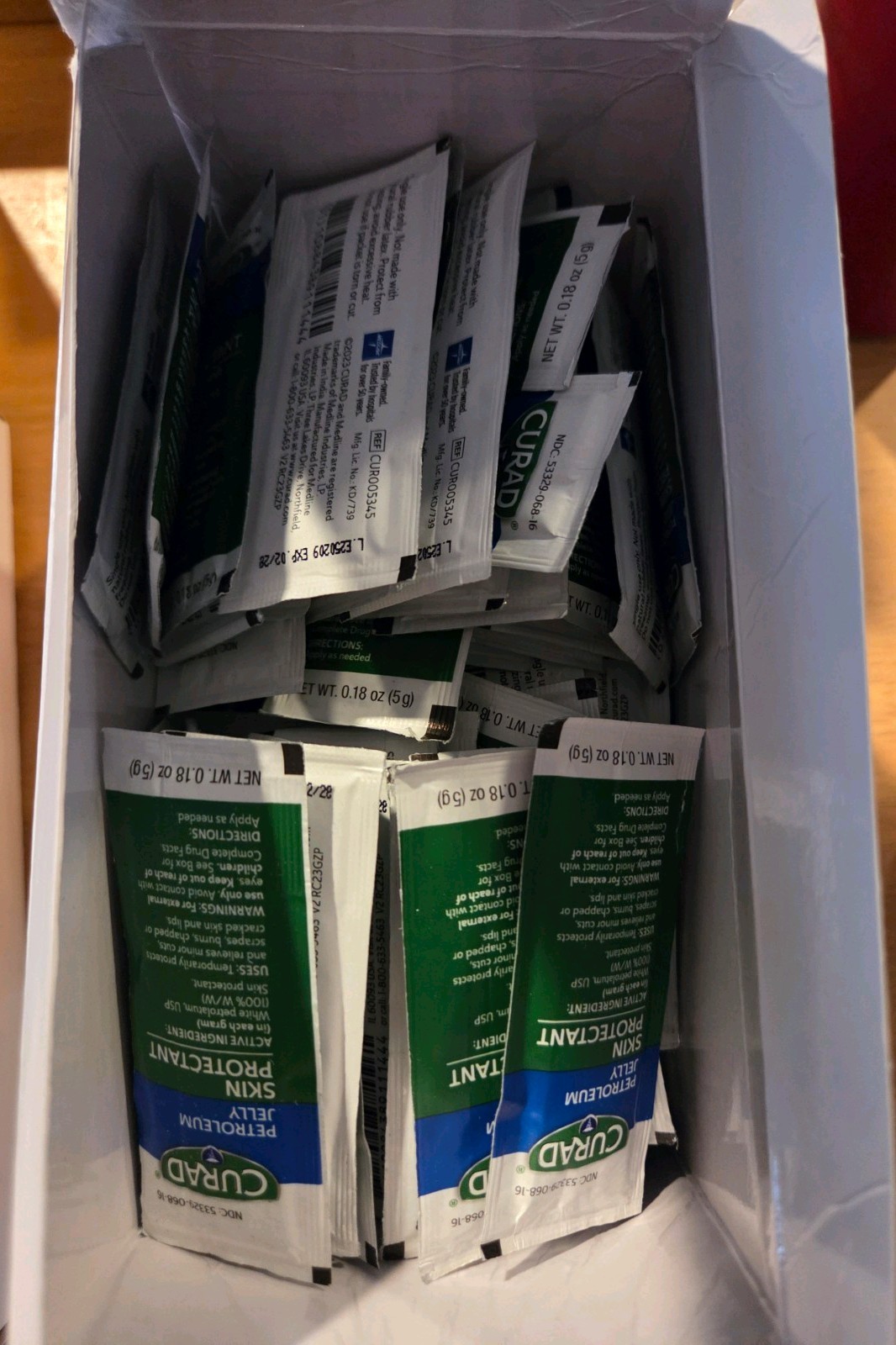 CURAD Petroleum Jelly Skin Protectant Healing OPEN BOX 107 qty Packets 5g each