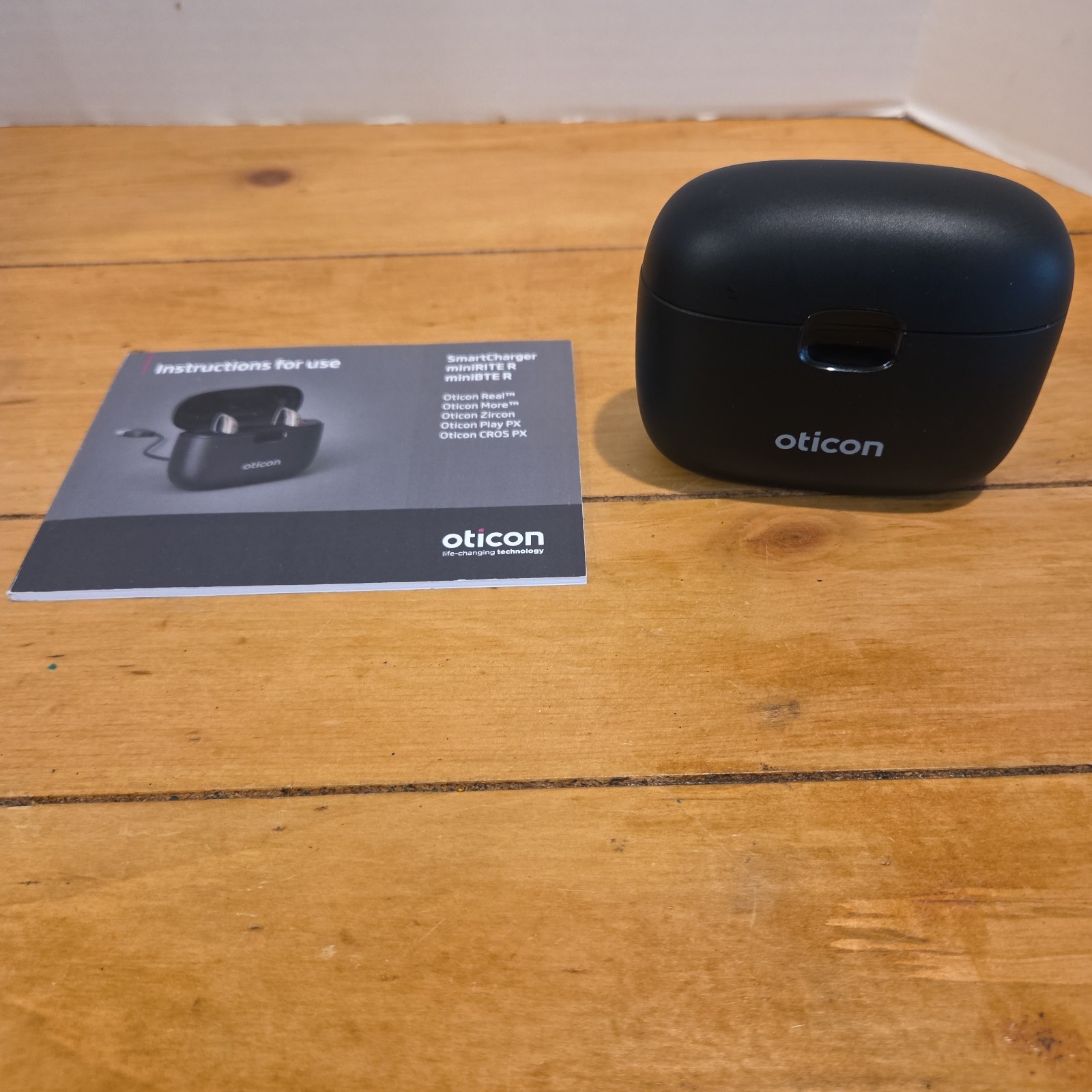 Oticon SmartCharger MiniRite R Model C-2A Portable Rechargeable Case/Dock