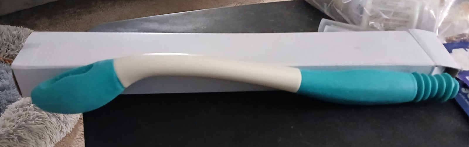 Handheld Portable Toilet Tissue Aid Blue White Plastic Bariatric Wiping Tool