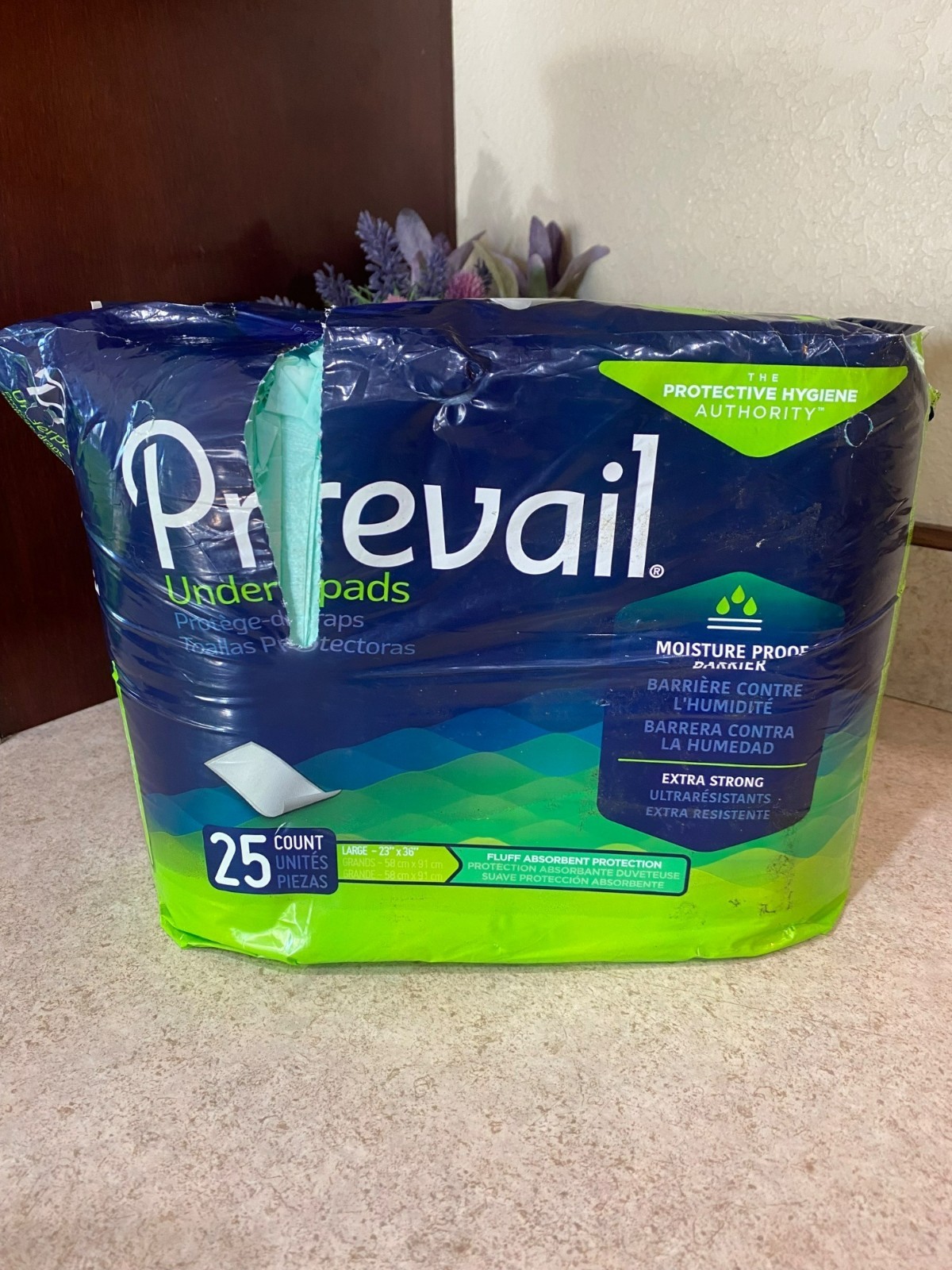 Prevail Underpads Large 25 Count Moisture Proof Barrier Extra Strong Protective