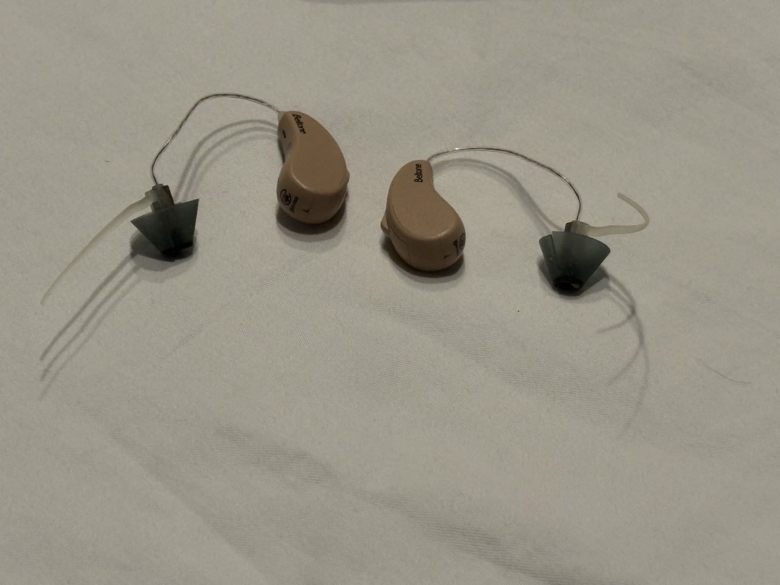 Beltone Hearing Aids 0297 W/ Charger