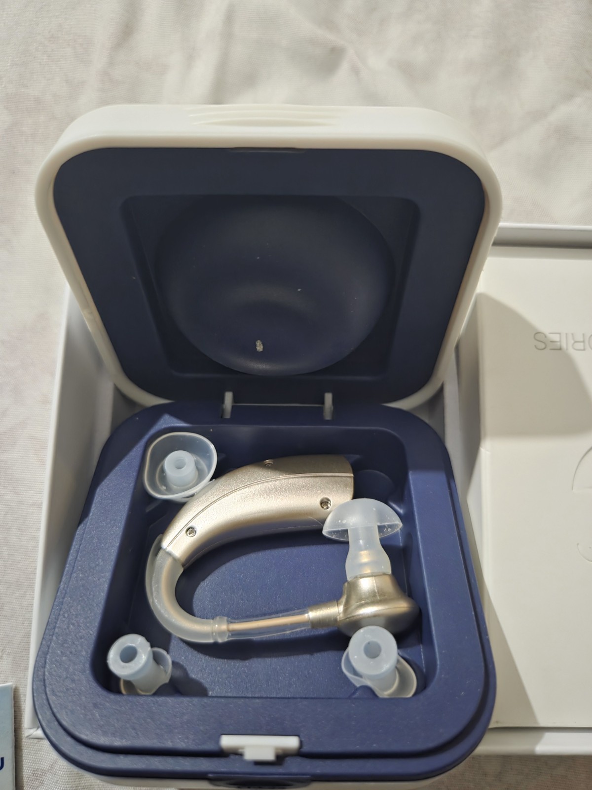 Britzgo VHP-1301S Beige BTE Digital Hearing Amplifier Noise Reduction Case