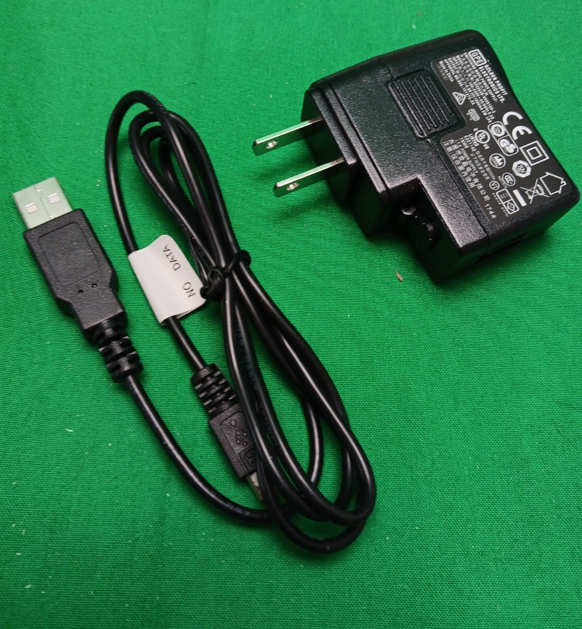 Phonak Hearing Aid Charger Case RIC With Power Supply & USB Cord