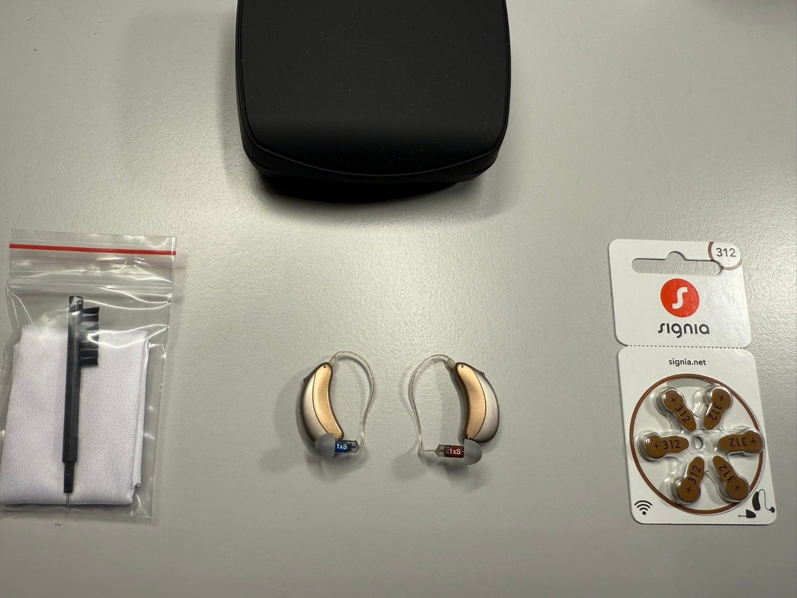 Unitron Moxi 500 North RIC hearing aids color Gold wireless/bluetooth