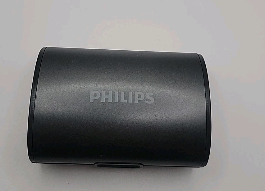 PHILLIPS Hearing Aid Clamshell Hard Case W/ Silicone Lining ~ 2″ x 3.5″ appr