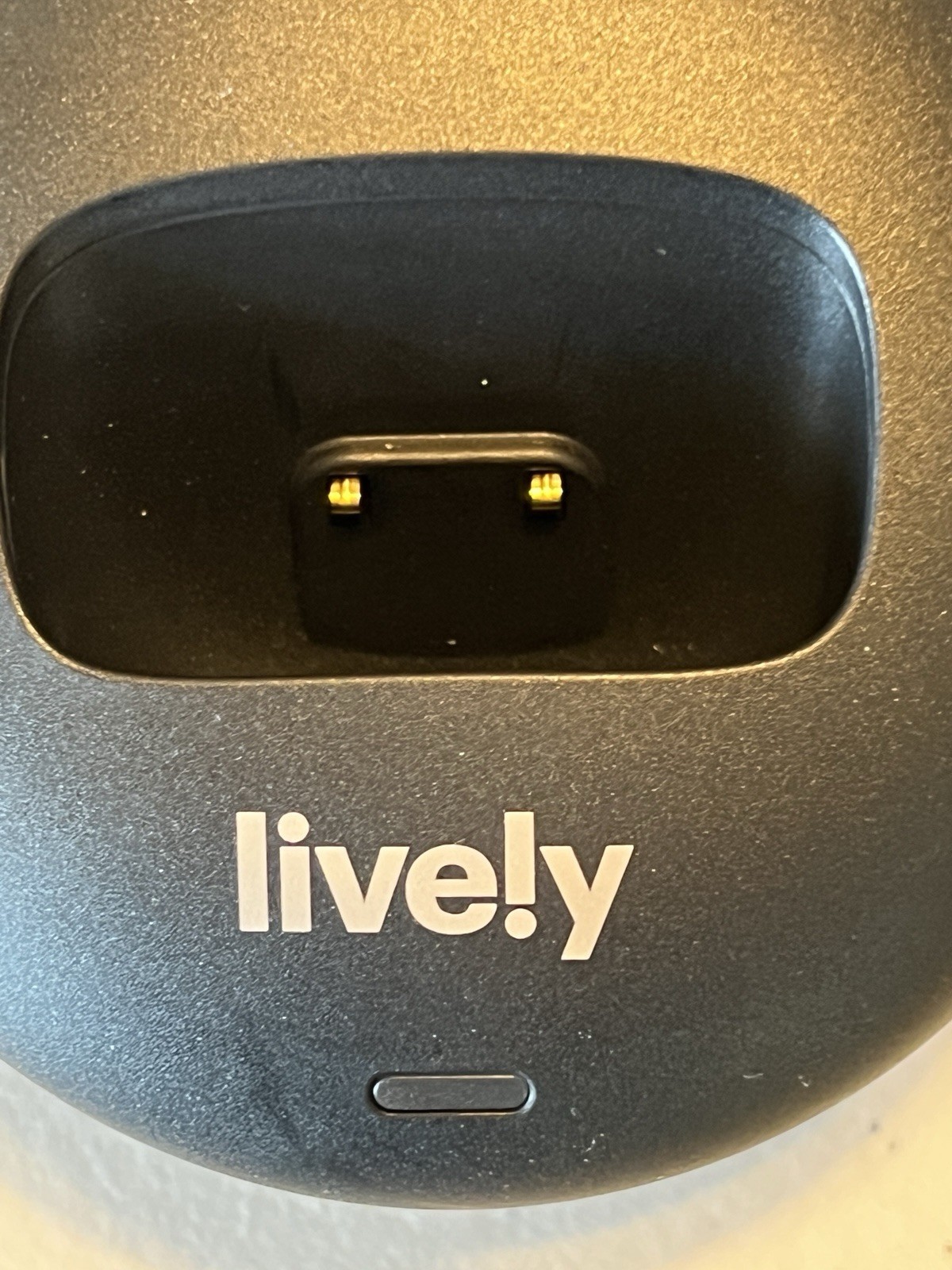 Lively Mobile2 Medical Alert All-in-One System w Charger Base Lanyard Model LVR5