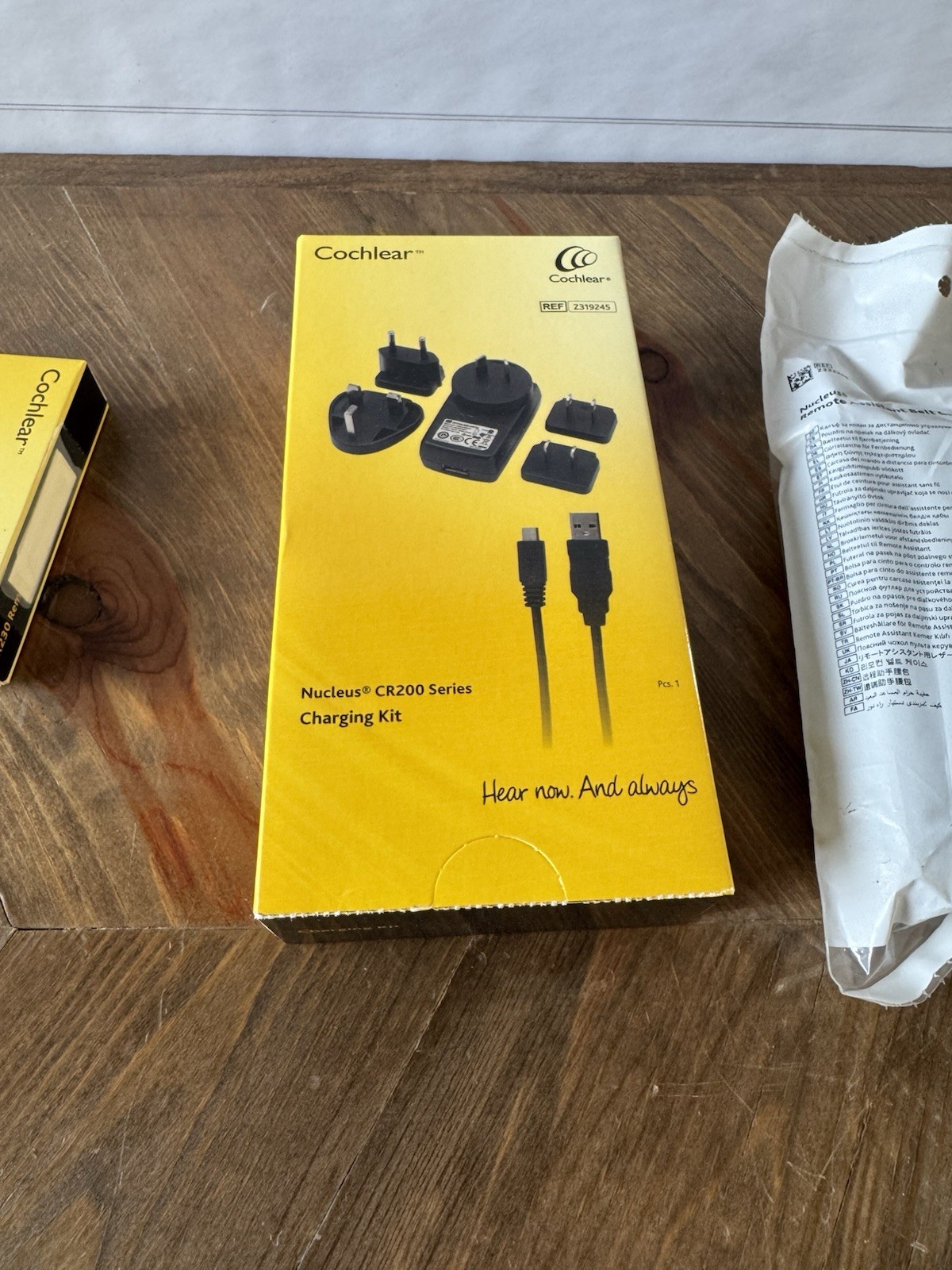 COCHLEAR Nucleus CR230 Remote Assistant + CR200 Series Charging Kit + Belt Case