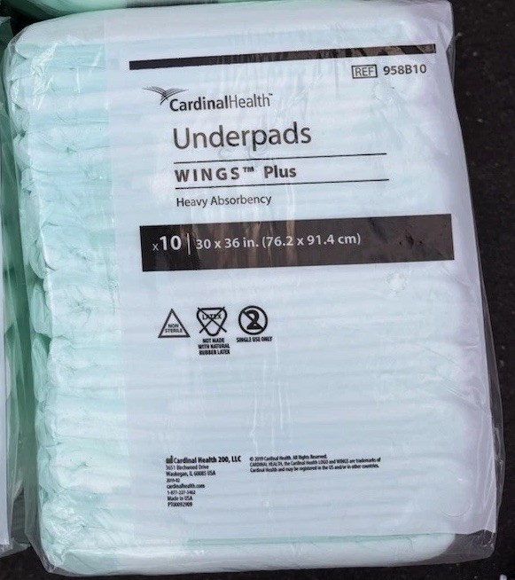 Pack Of 10 Cardinal Health Underpads Wings Plus Heavy Absorbency 30 in. x 36 in.