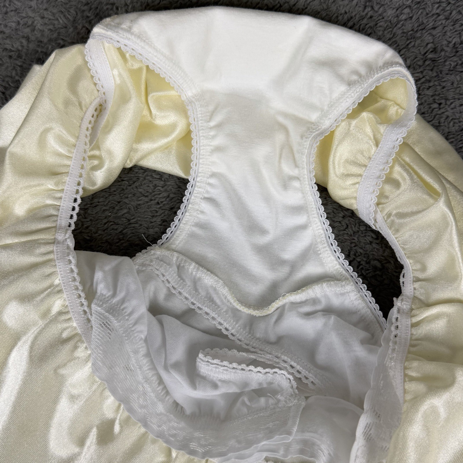 Options Ladies Medium Basic Brief W Built-in Ostomy Barrier Support Ivory Nylon