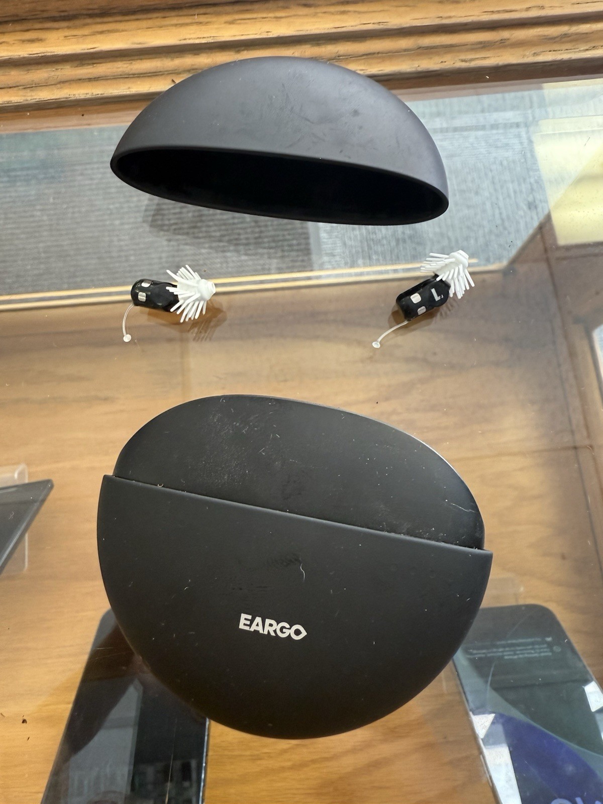 Eargo Hearing Aids With Charging Case FOR PARTS OR REPAIR (READ)