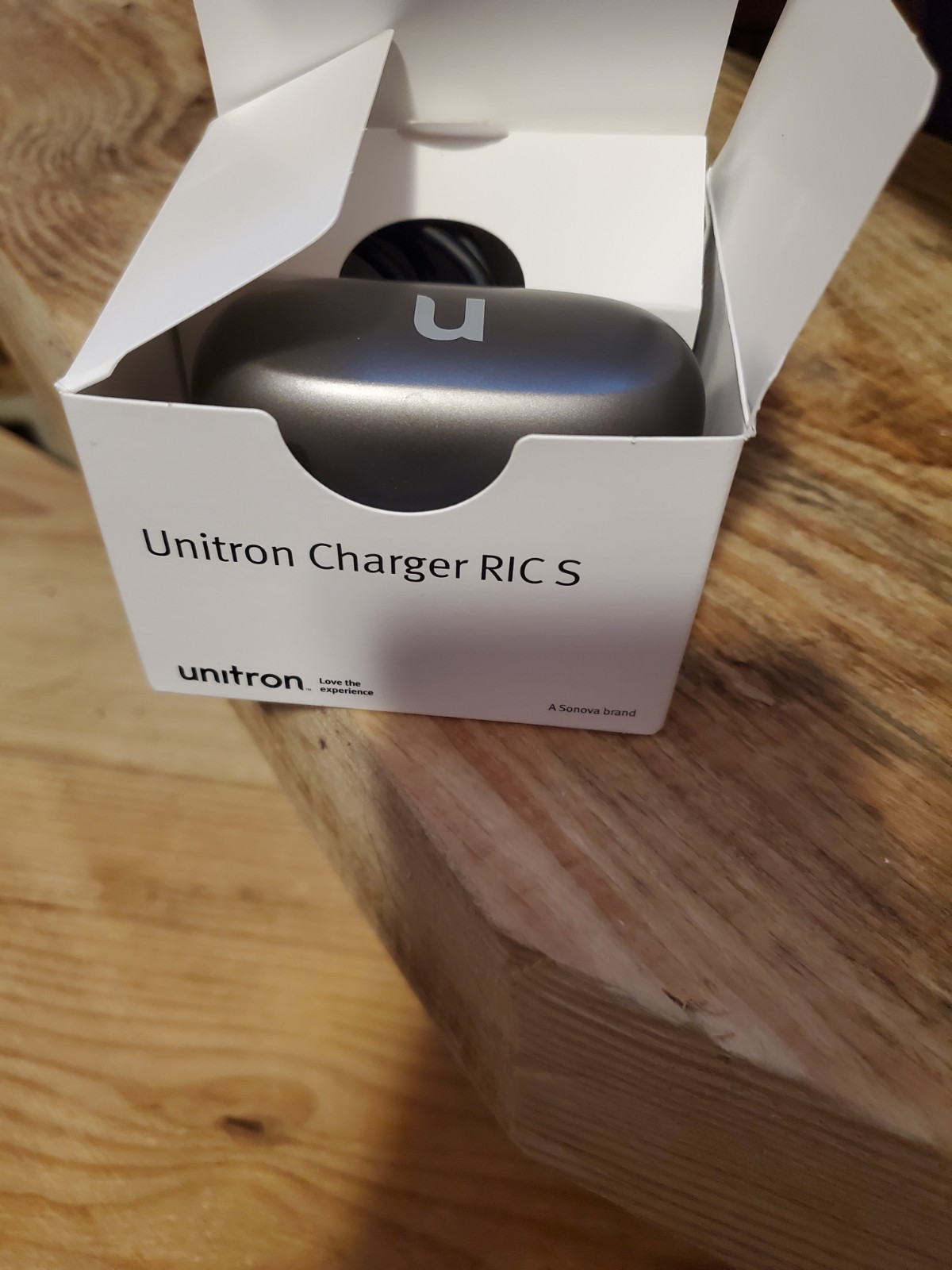 Hearing Aid Charger Unitron RIC Hearing Aids Smile Unitron Ref: 075-5888-11