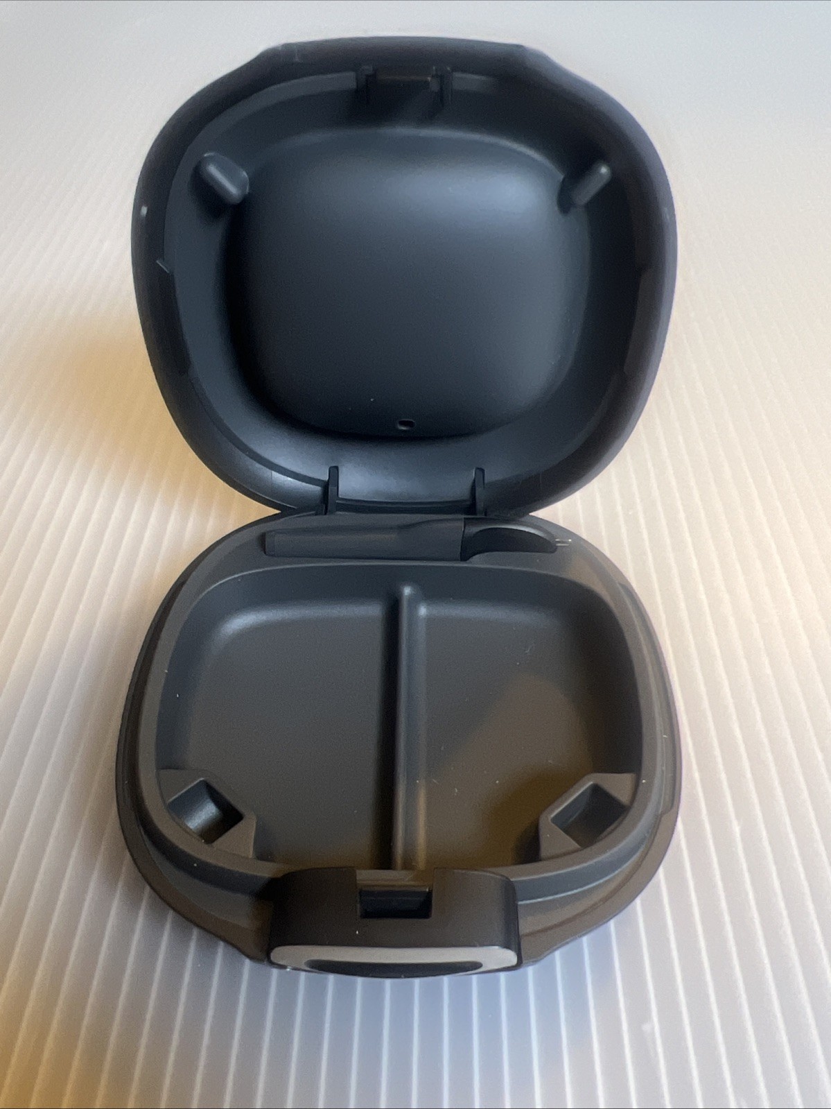 OTICON Hearing Aid Clamshell Hard Case w/ Cleaning Tool