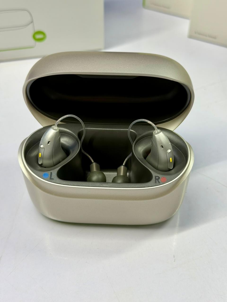 2 P hona k AudéoInfinio SphereULTRA Trial i90 RIC R + Noahlink Hearing Device