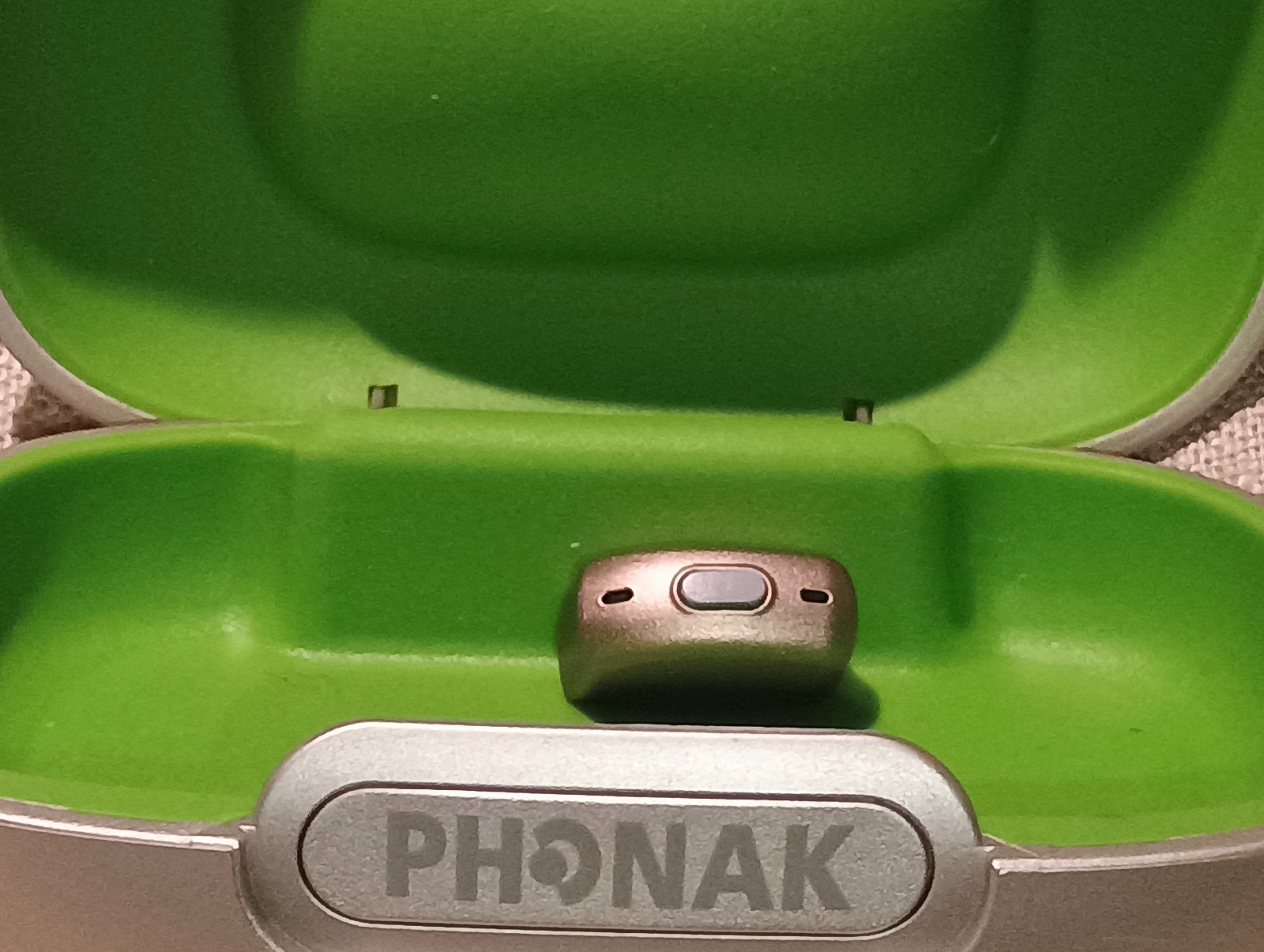 Phonak Naida CI Connect for the Q90