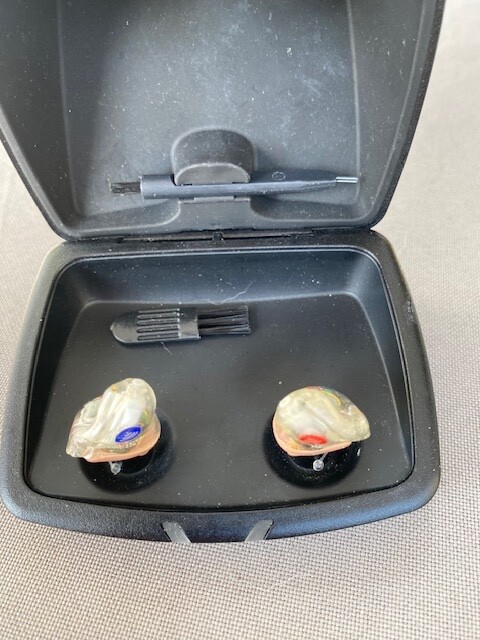 Very Gently used Starkey in ITC (In the canal) rechargeable hearing aids