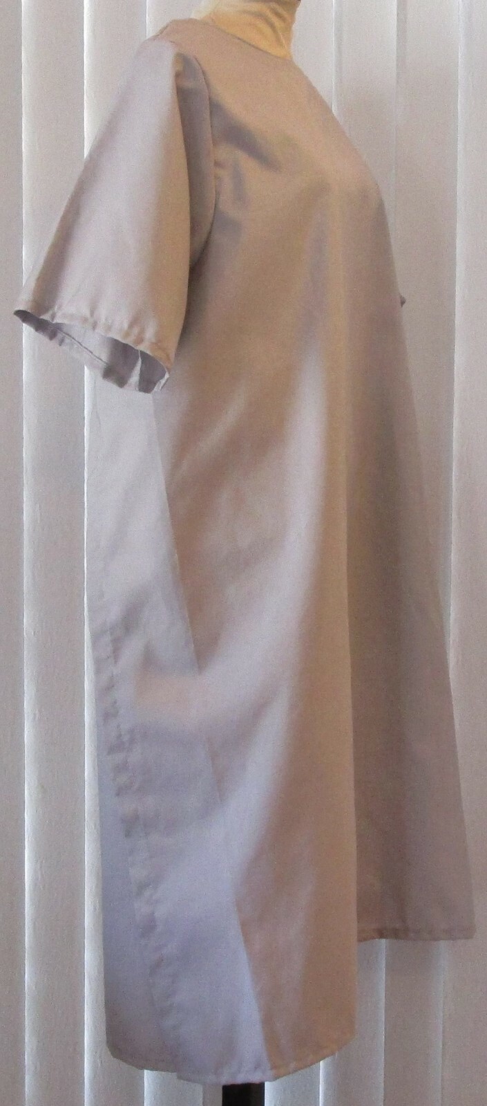 12 pc Hospital Patient 3 Armhole Exam Gown Gray 42″ length Reusable Quality