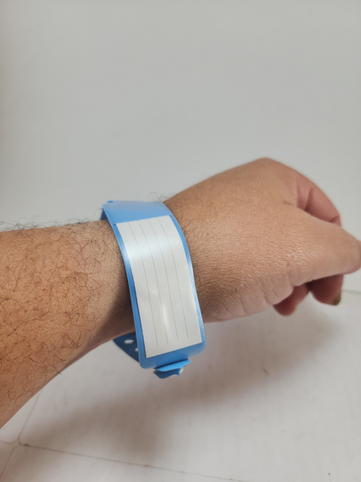 Lot of 100 Adult Plastic Blue Insert I.D. Wristbands – FREE SHIPPING