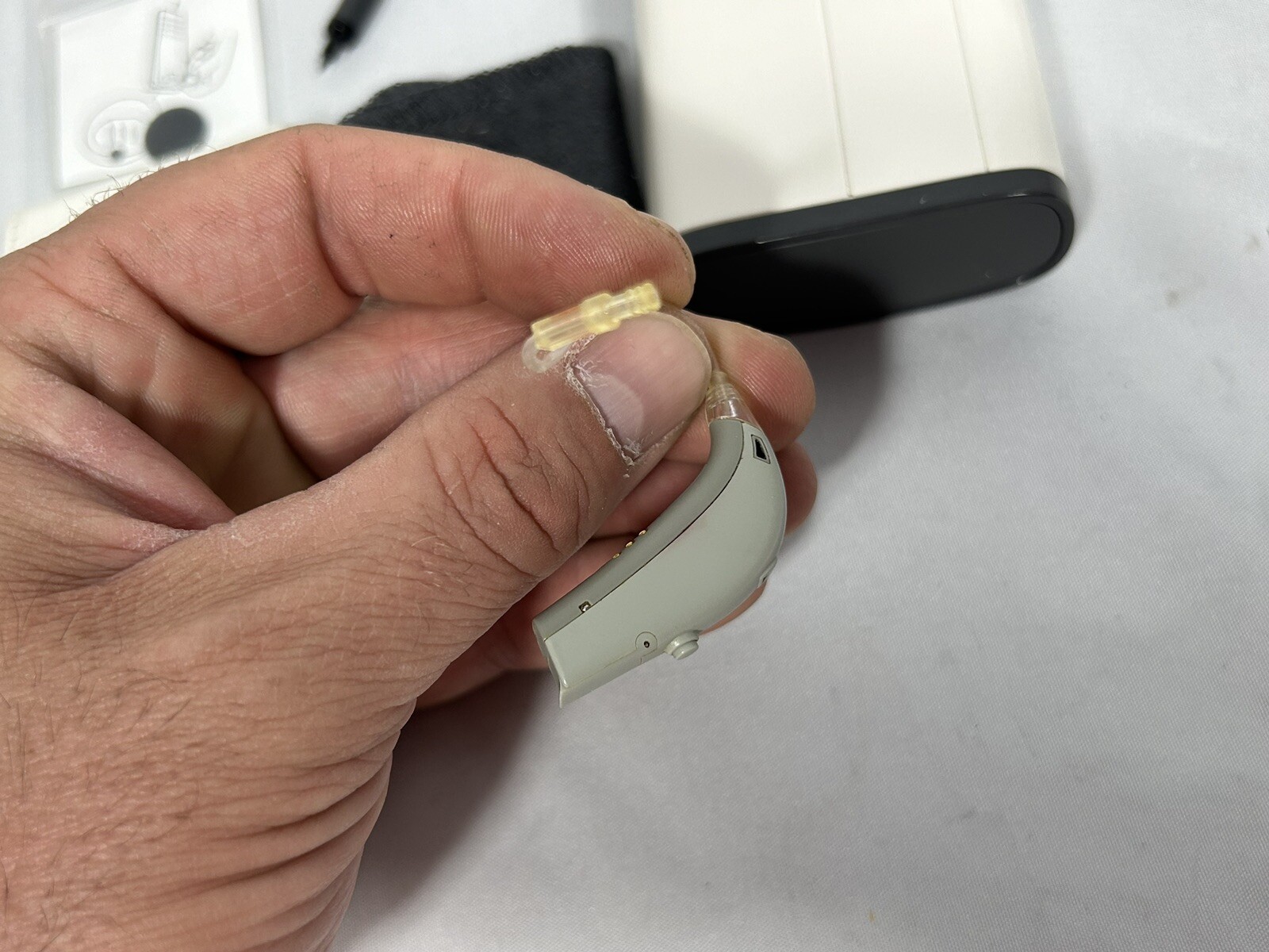 Hearing AIDS Left & Right HHM 1200 Unknown Brand No Batteries