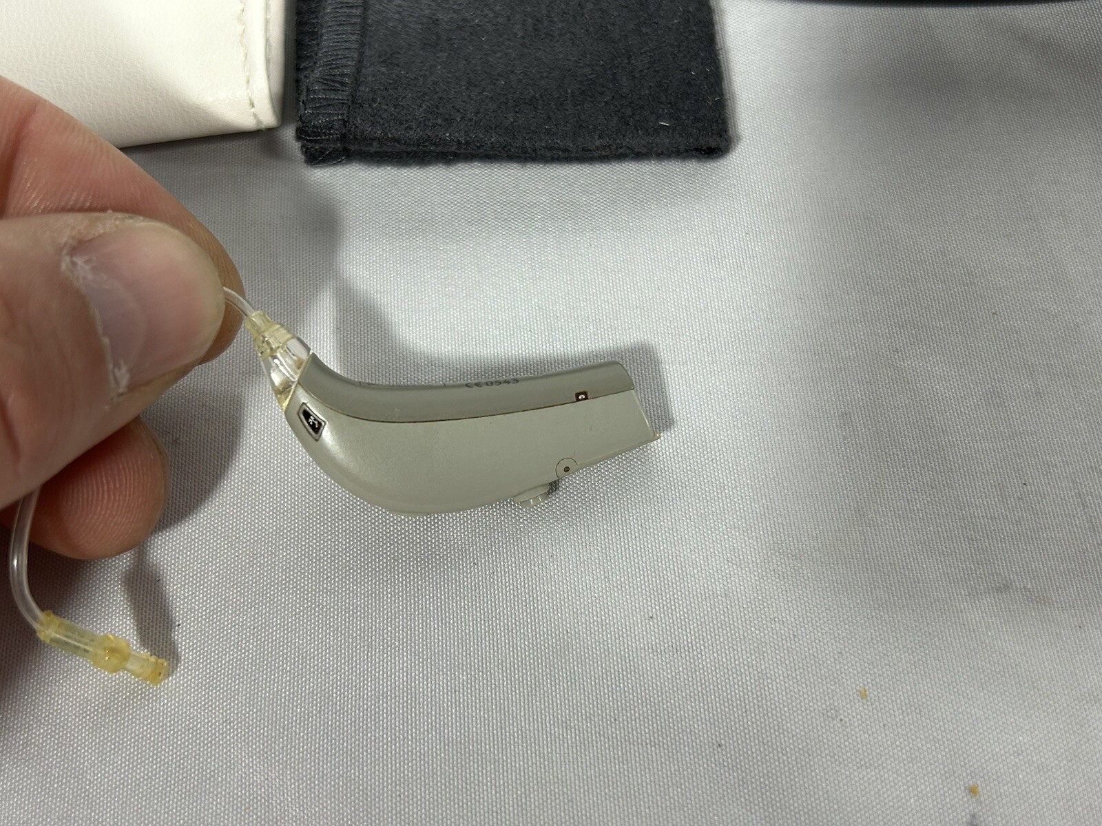Hearing AIDS Left & Right HHM 1200 Unknown Brand No Batteries