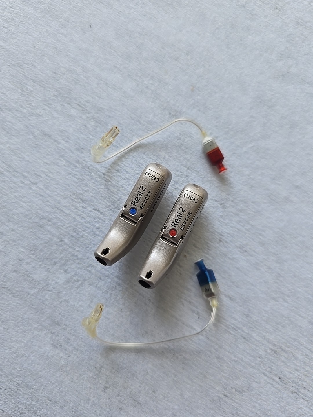 (Pair)-Real2 miniRITE R hearing aid- left. Mild to severe hearing losses.