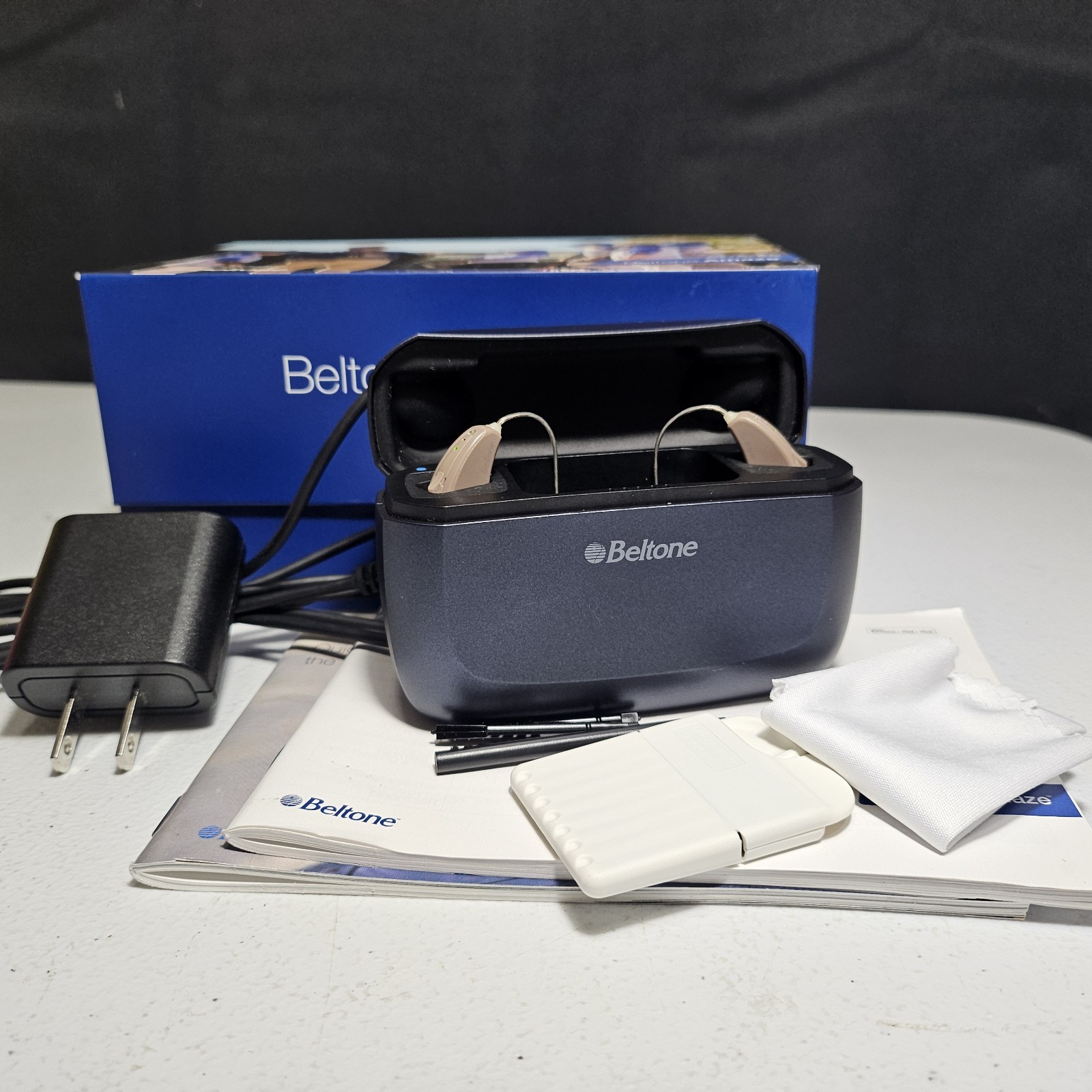 PARTS ONLY Beltone Amaze AMZ963-DRWC Model Hearing Aids w/ C-1 Charging Case