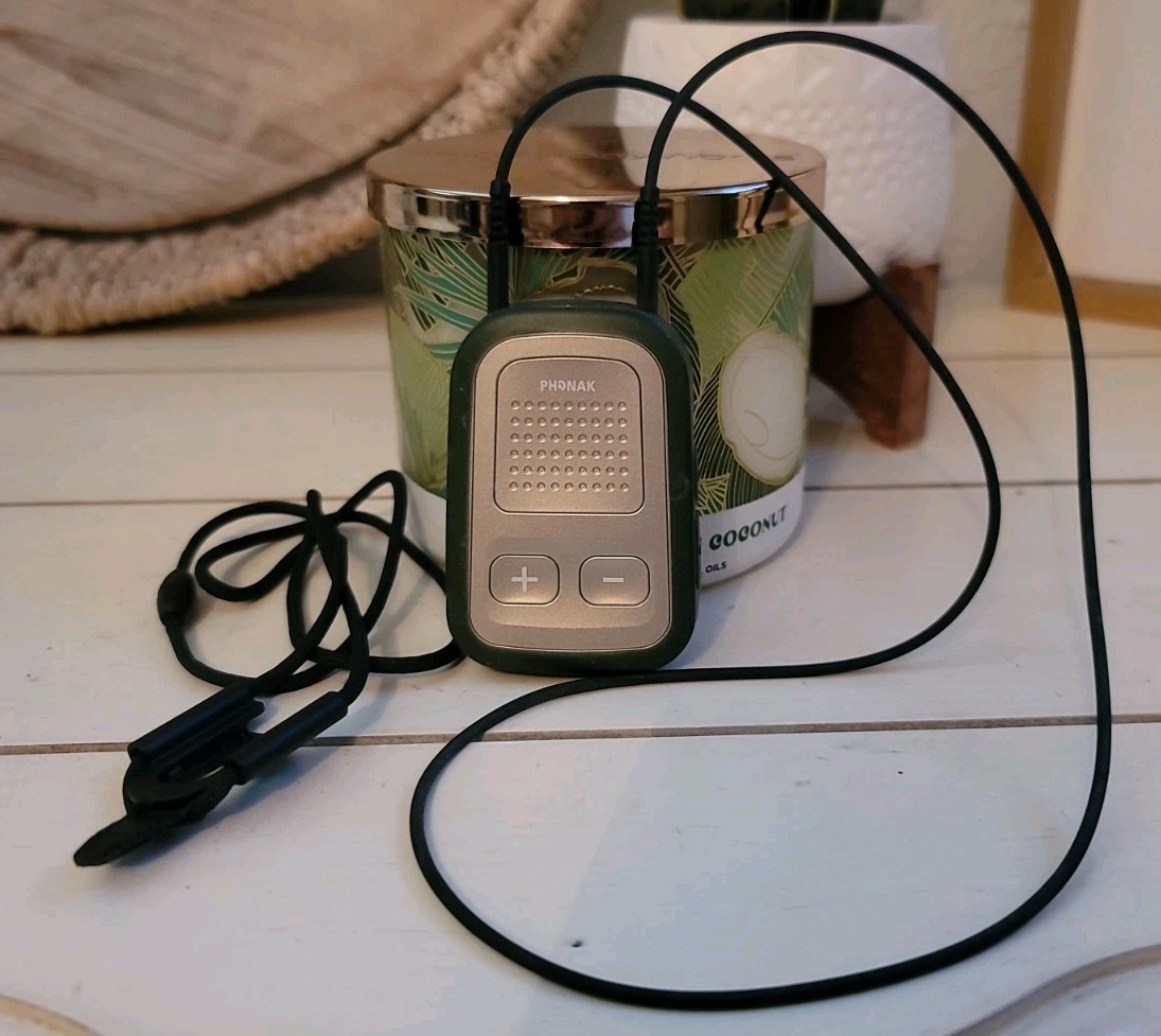 Phonak Compilot II Wireless Audio Streaming Remote Control Bluetooth Link