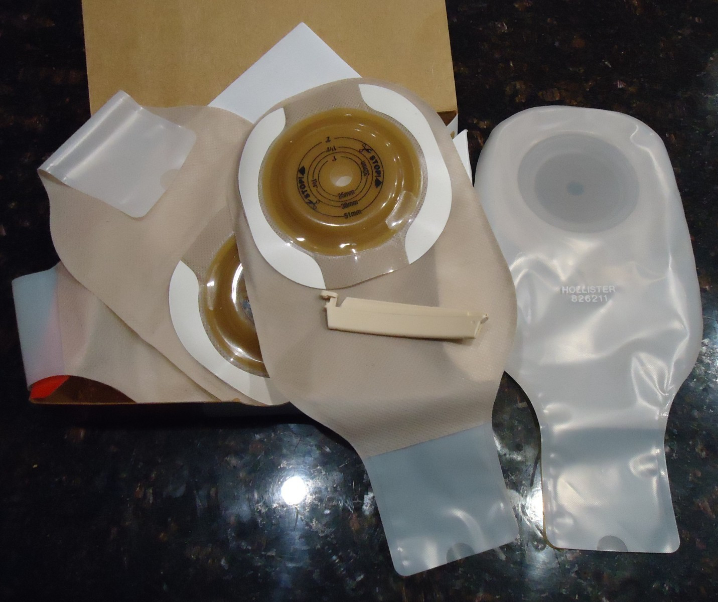 HOLLISTER 826211 CUT TO SIZE 2 INCH OSTOMY POUCH 5 IN BOX +CLIP