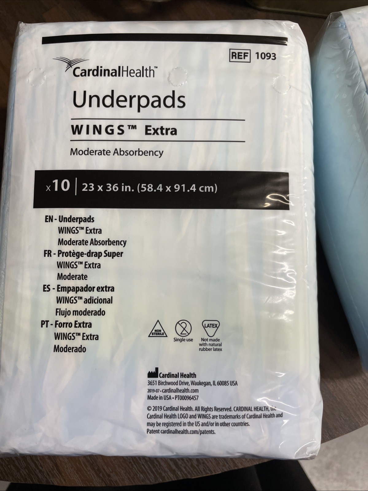 Cardinal Health Underpads Wings Extra Moderate Absorbency 10 Pack 23” X 36”. New
